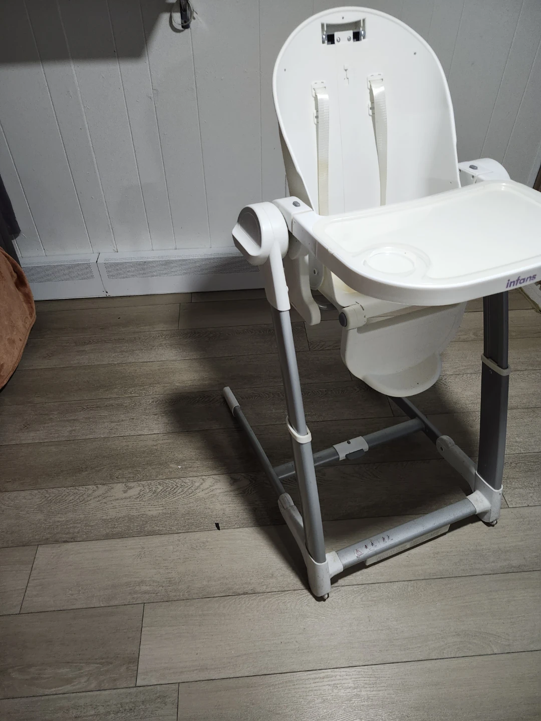 Infans White High Chair - photo 2