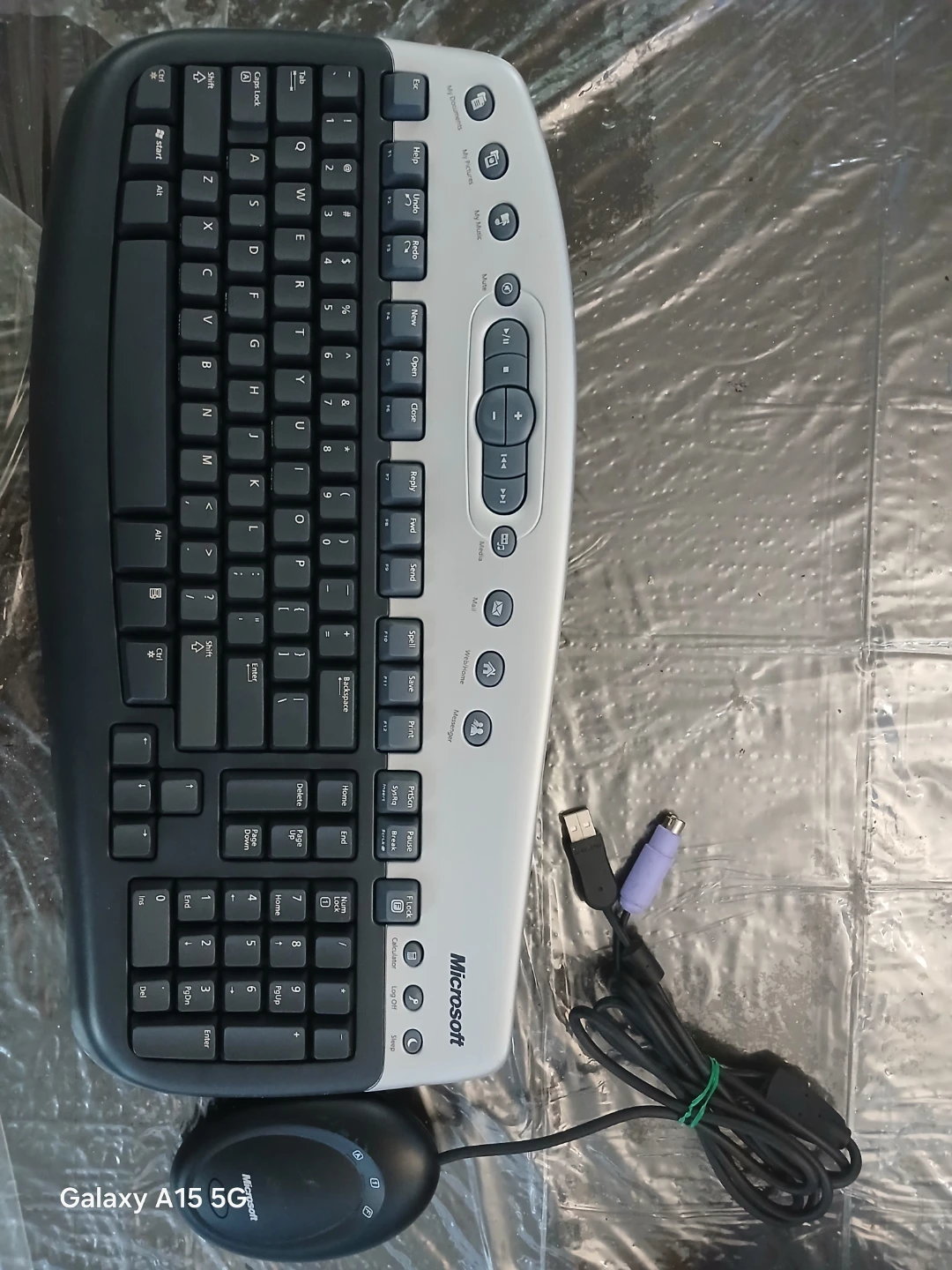 Microsoft Wireless Multimedia Keyboard