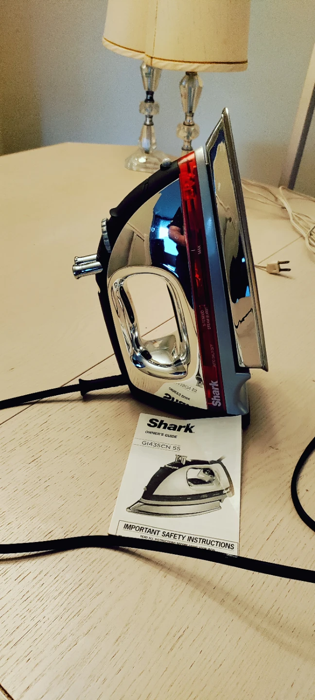 Shark GI435CN Steam Iron