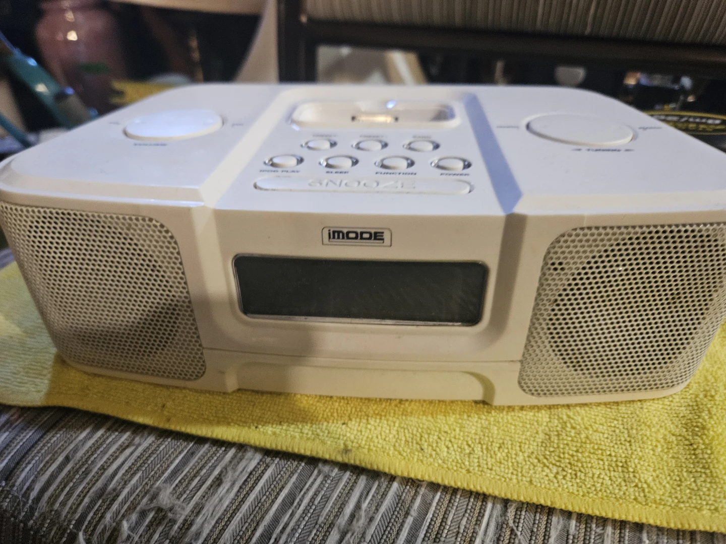iMODE Clock Radio with Docking Station - photo 2