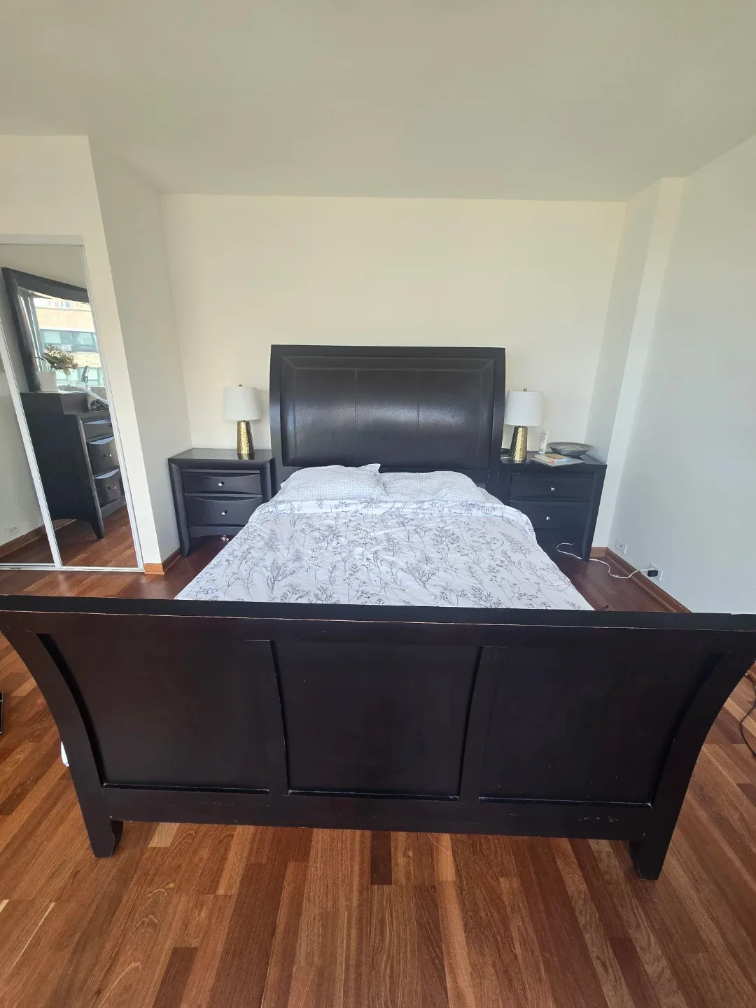 Queen bed set