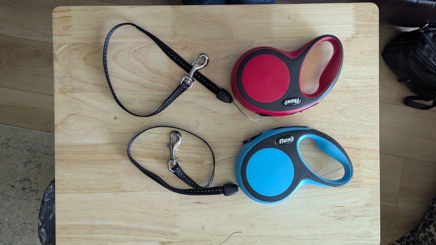 Flexi Retractable Dog Leashes - Blue & Red