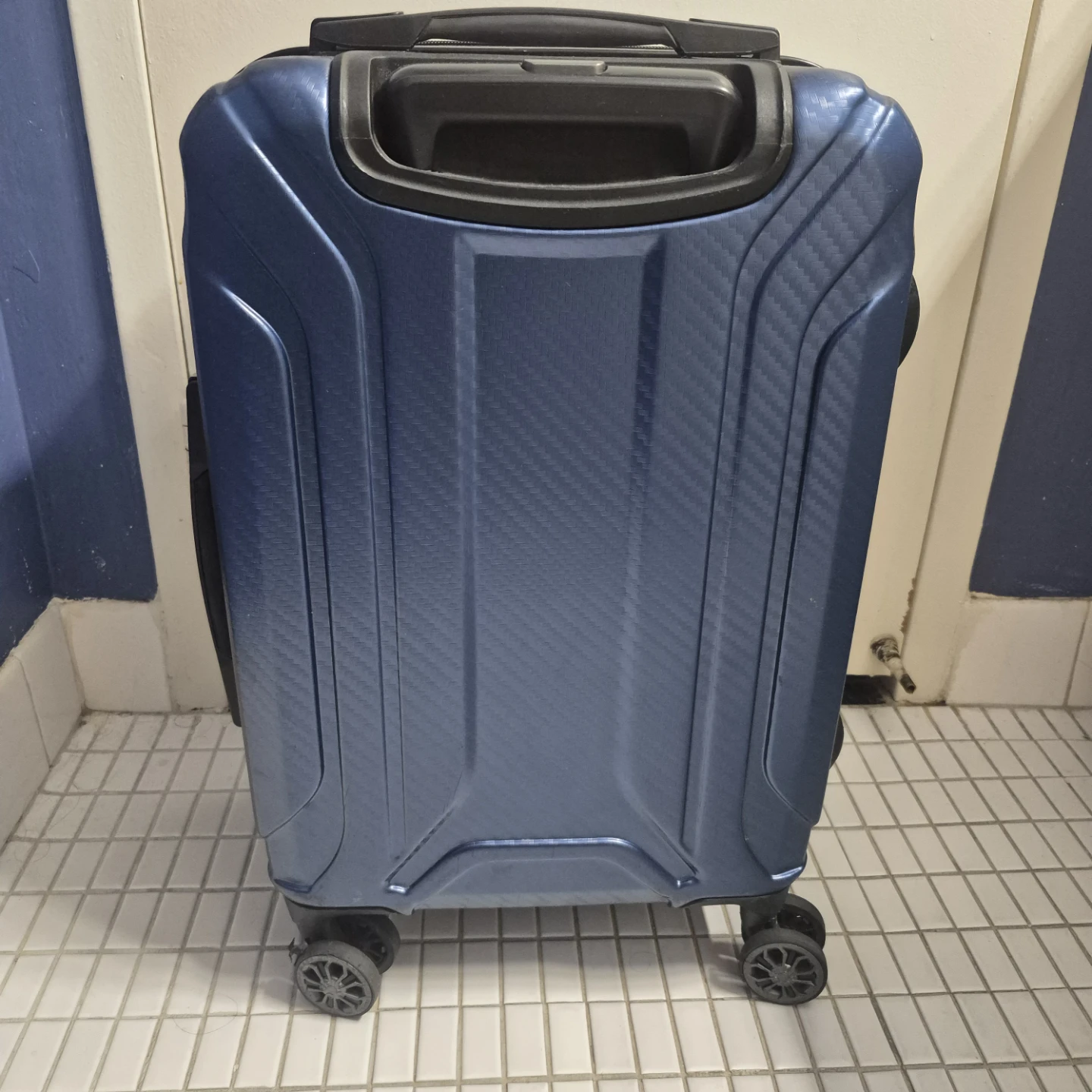 21" Brookstone Carry-on Suitcase with Charging Port - photo 2