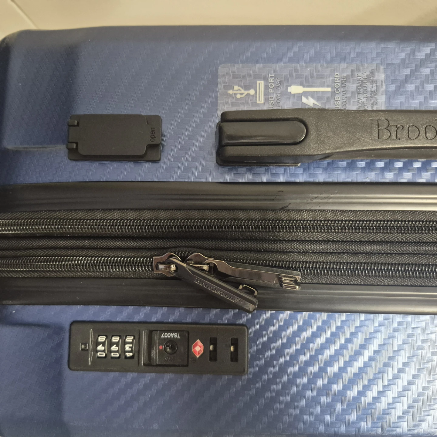 21" Brookstone Carry-on Suitcase with Charging Port - photo 5