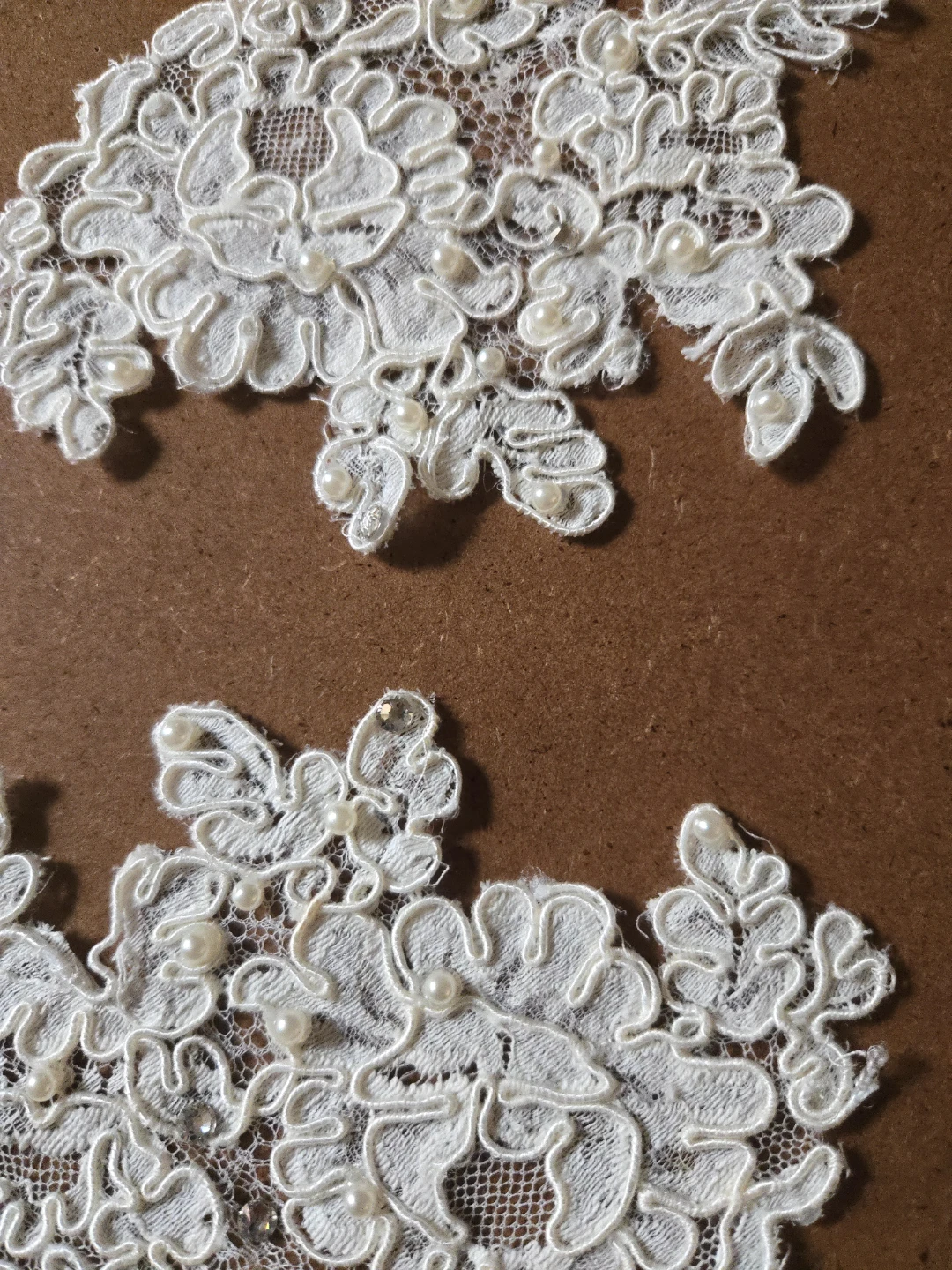 White Lace Appliques with Pearls and Beads - photo 3