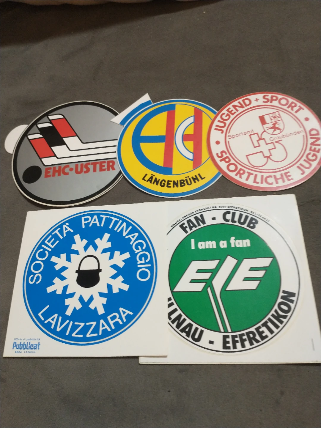 Neato! 25 Swiss Hockey Club Stickers lot #1 - photo 3