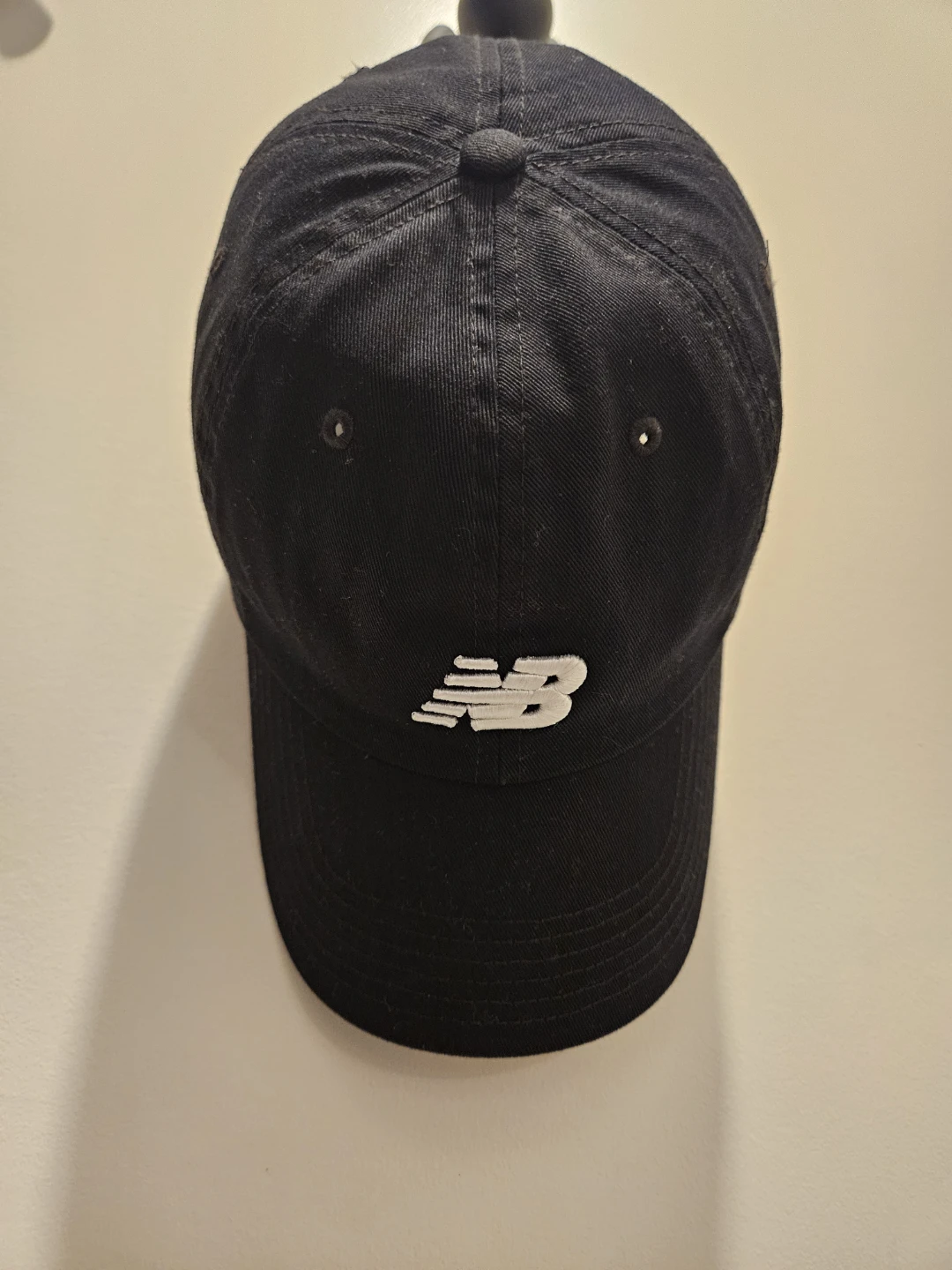 New Balance black strap back hat
