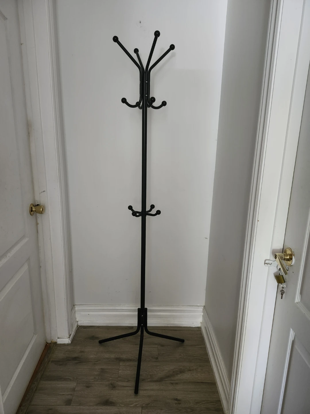 Black metal coat rack
