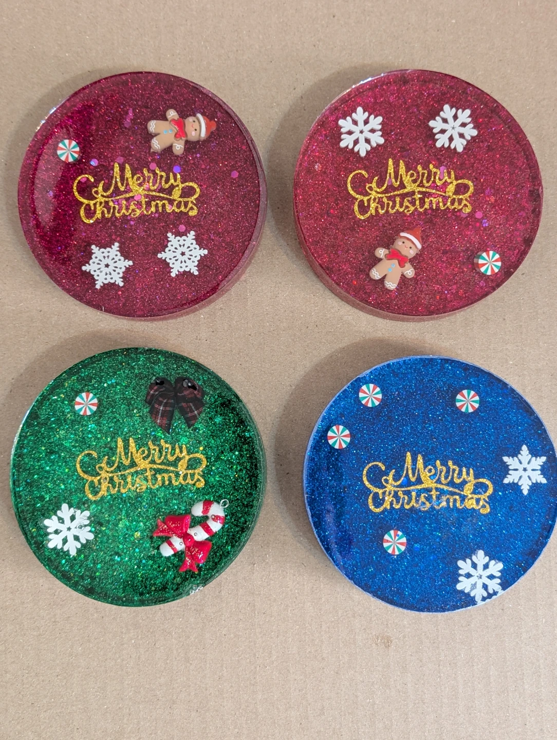 Set of 4 Resin Christmas Coasters - photo 2
