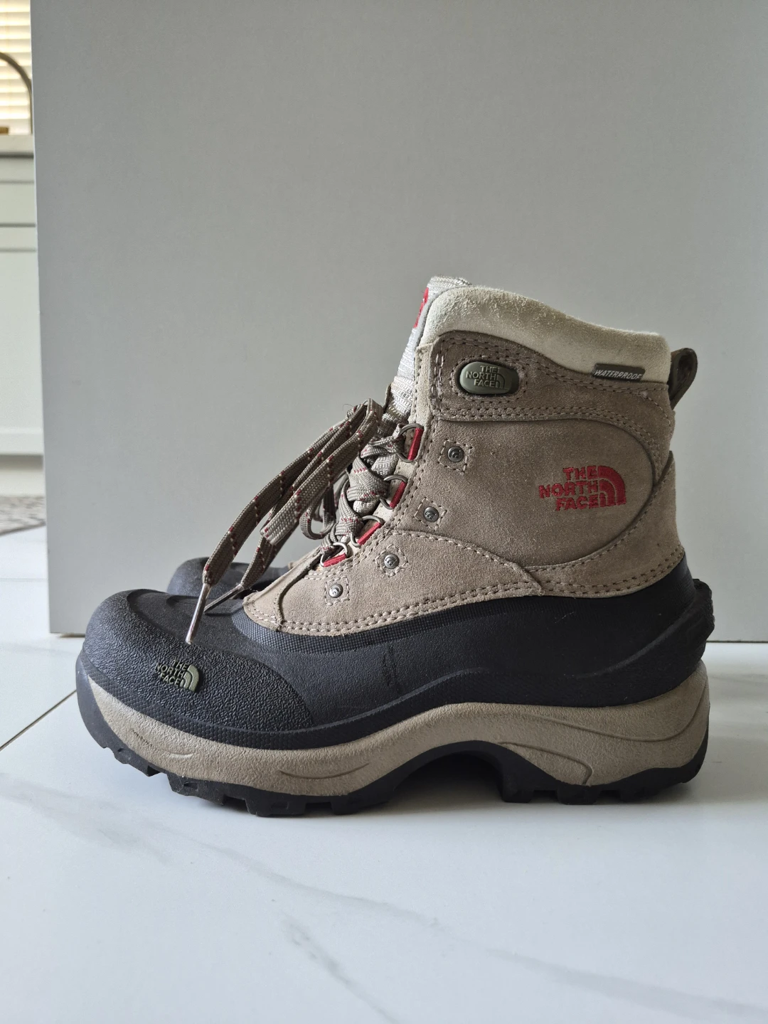 The North Face Chilkat Winter Boots Size 7