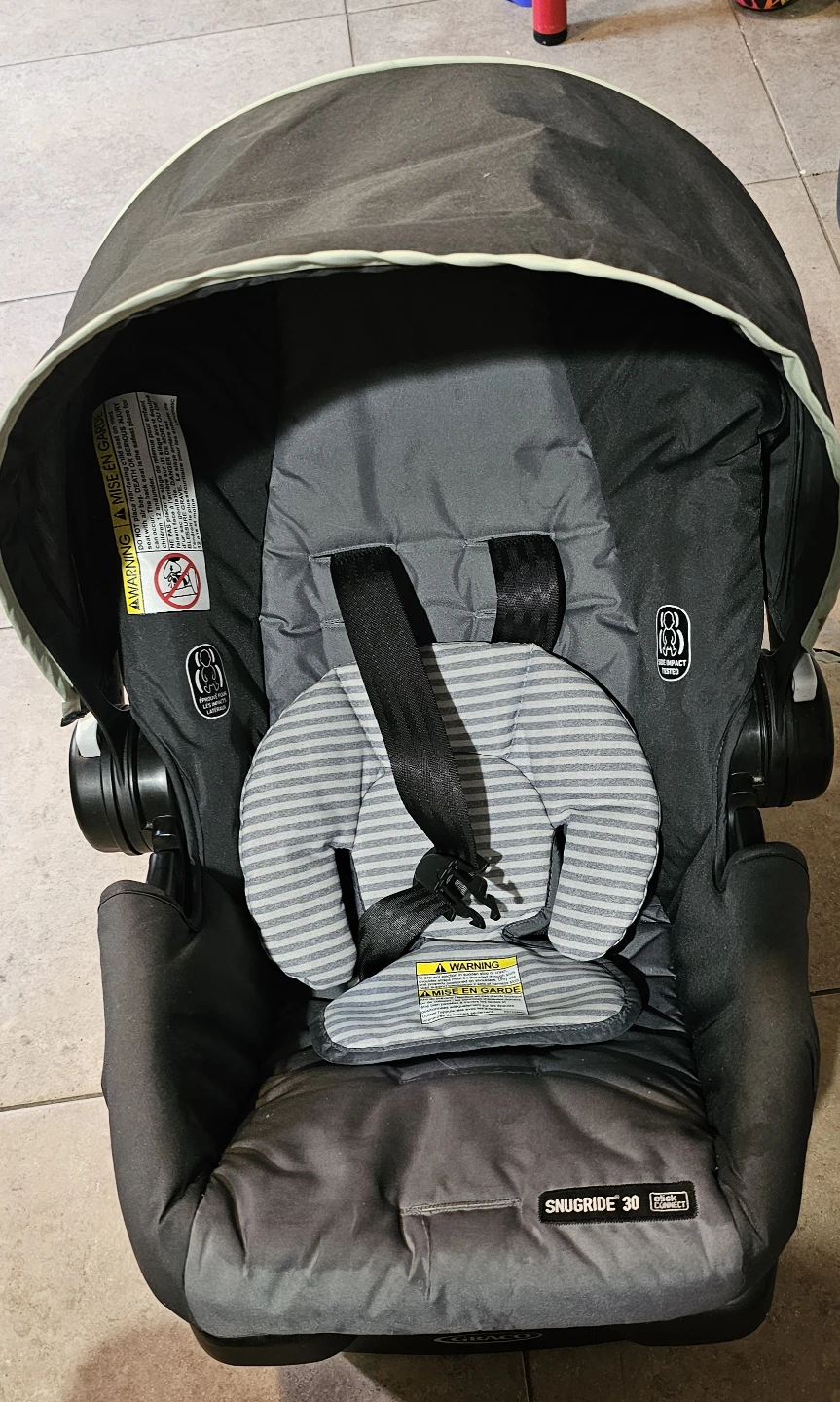 Graco SnugRide 30 Infant Car Seat