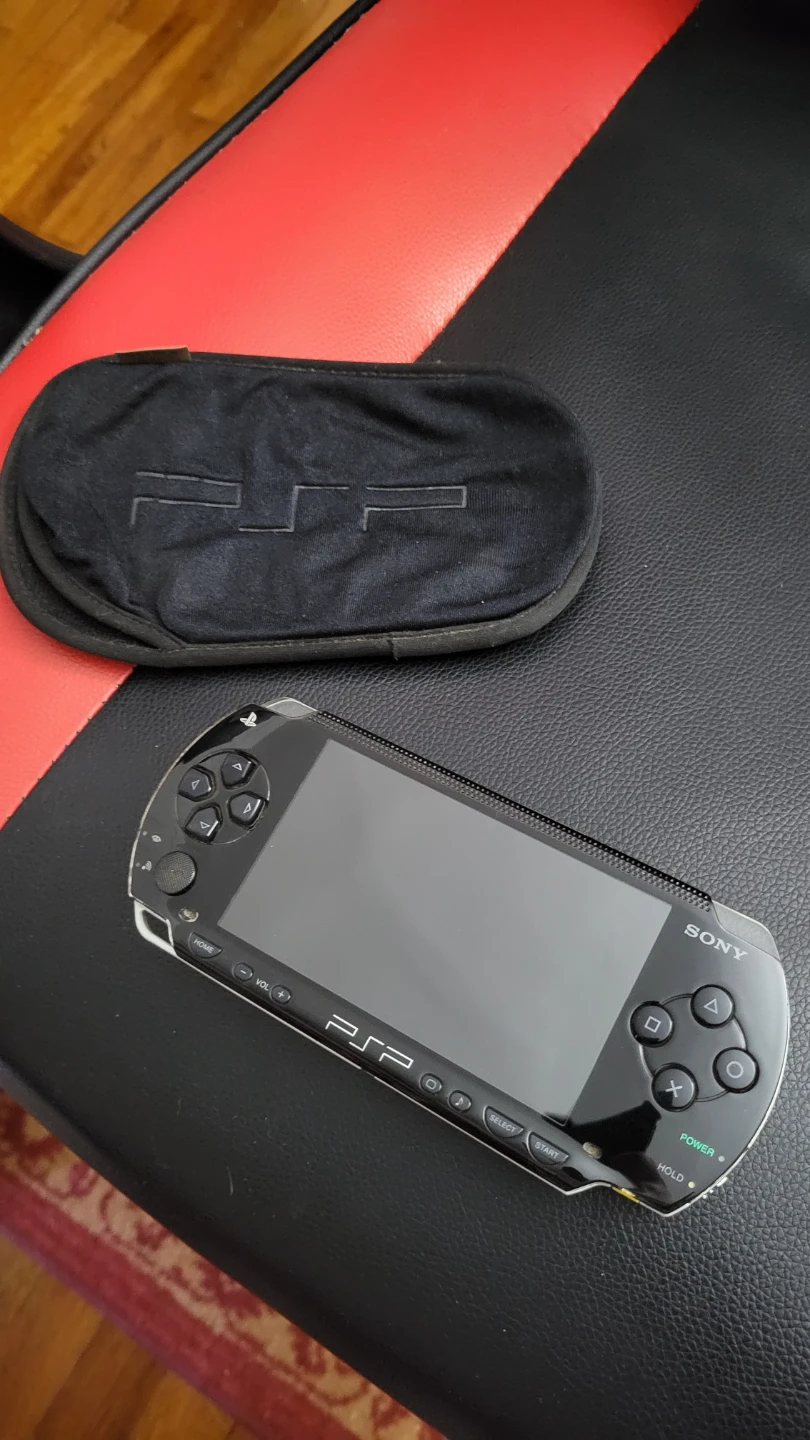 Sony PSP 3000 with 4GB Memory Card and Case