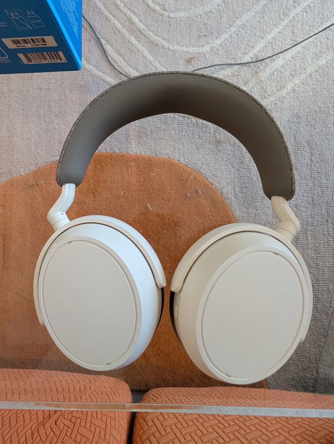 Sennheiser Momentum 4 Wireless Headphones - photo 3