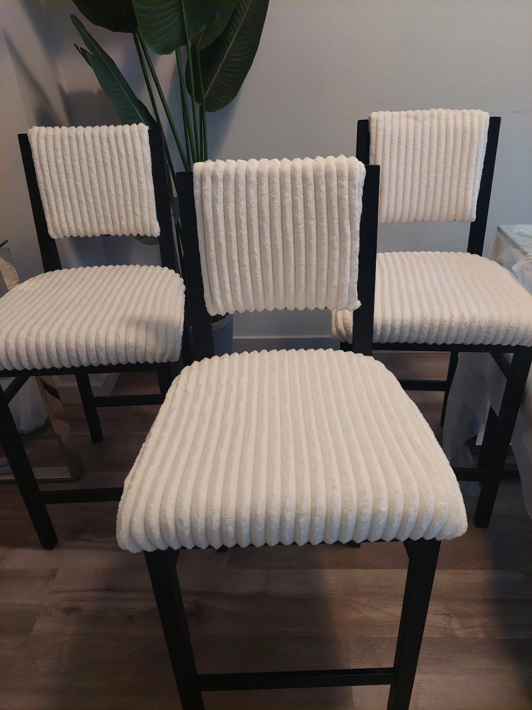 MOVING SALE Set of 3 Counter Height Bar Stools - photo 3