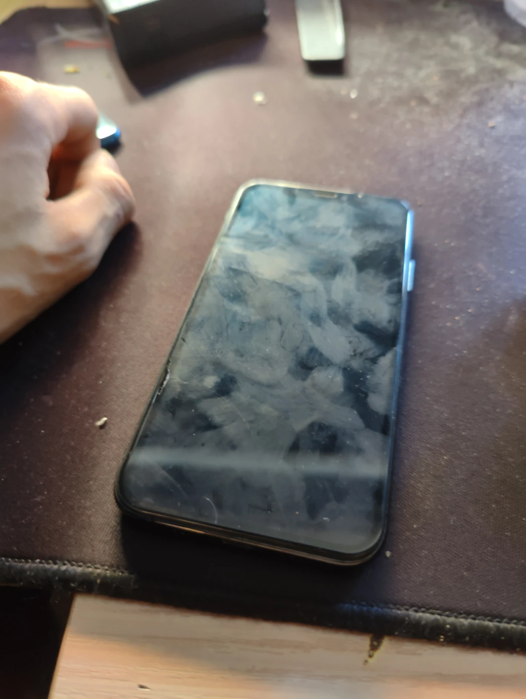 iPhone xs iCloud mint no scratched - photo 2