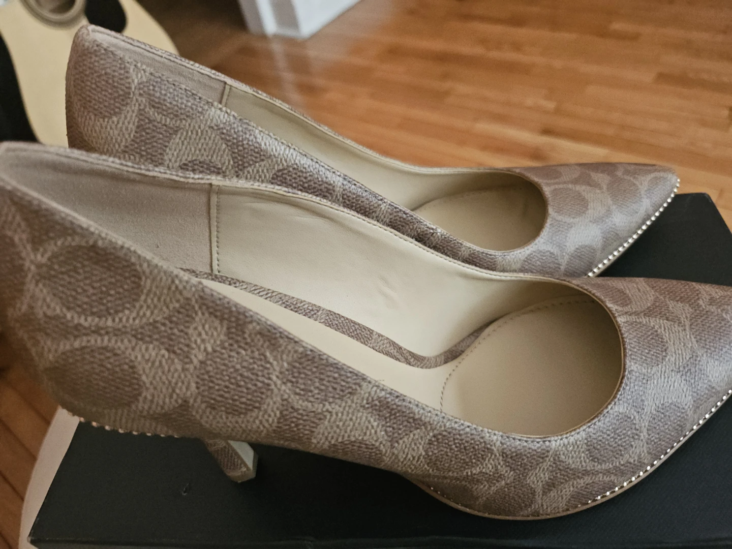 Coach Monogram Heels - photo 4