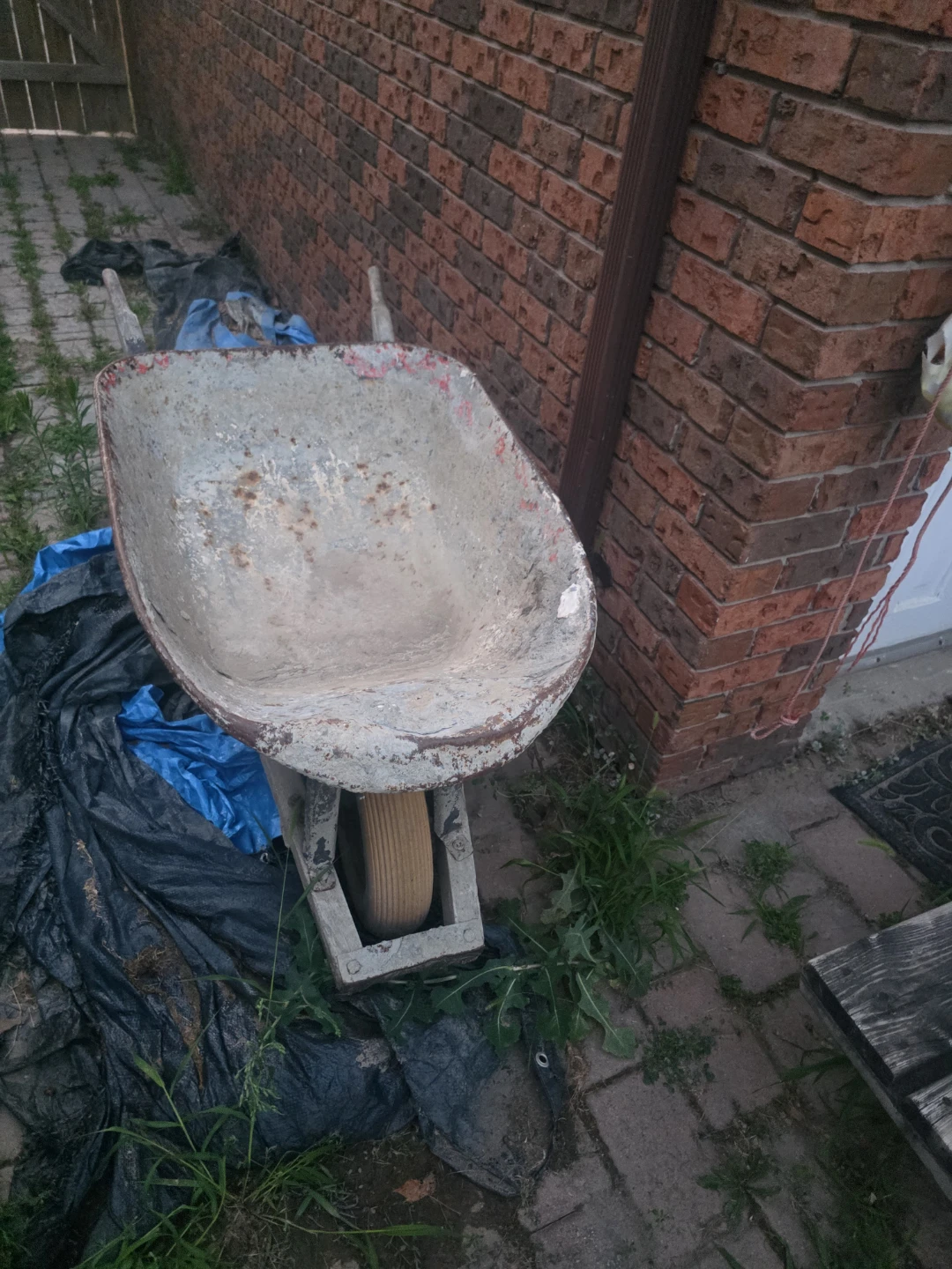 Used Wheelbarrow - photo 2