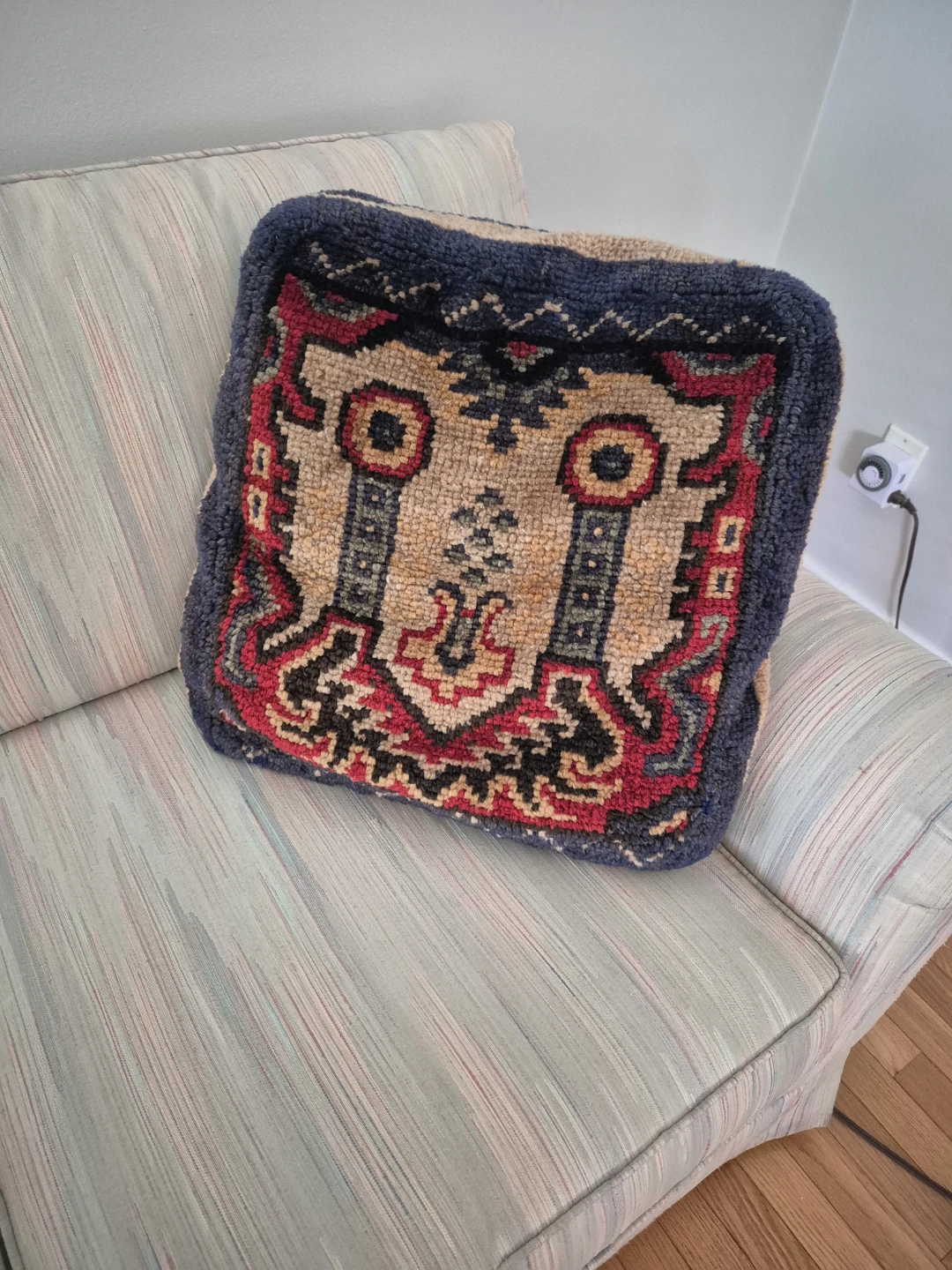 Handmade Rug-Hooked Cushion: Large Vintage/Antique, ROM Restored - photo 2