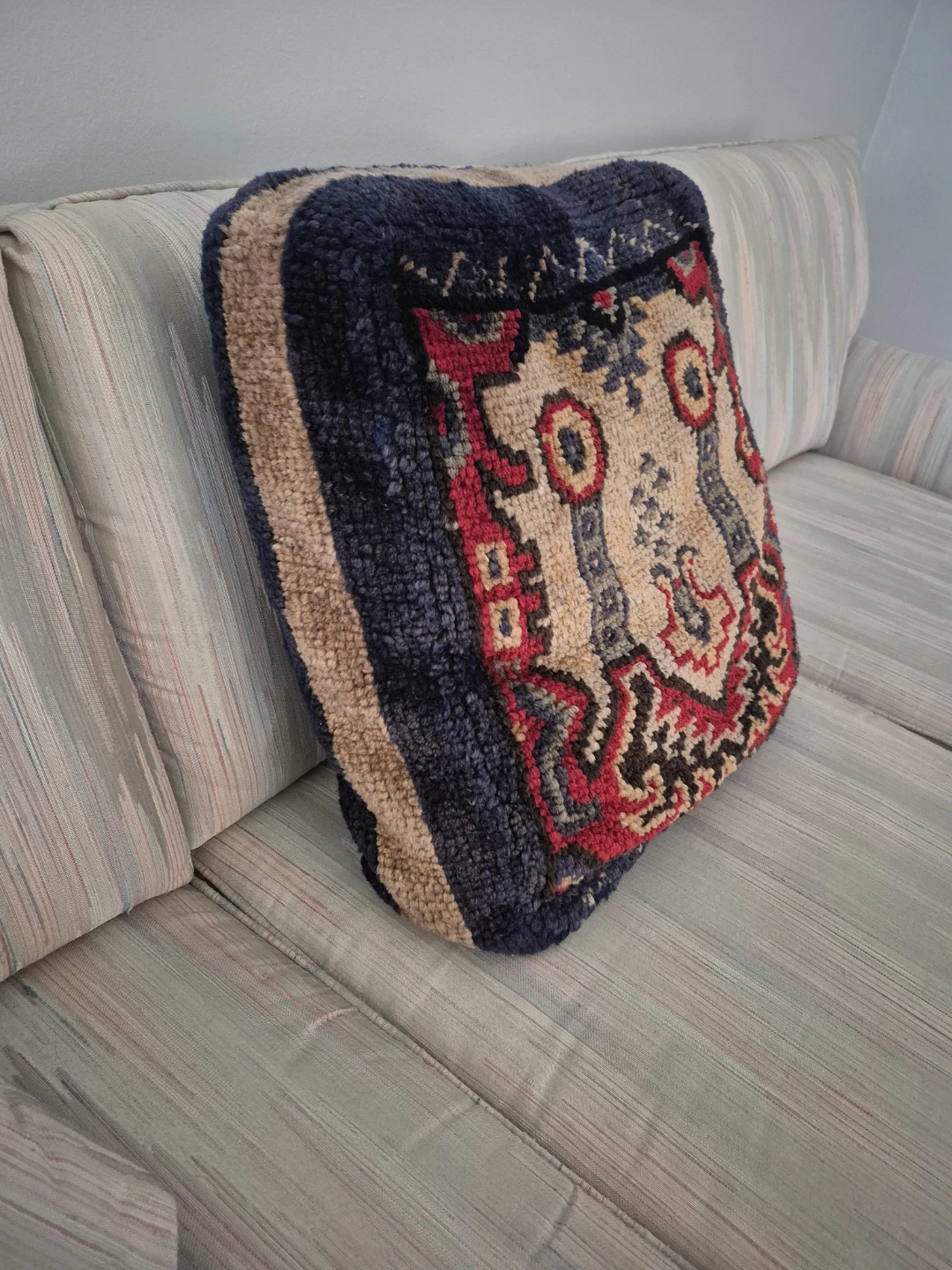 Handmade Rug-Hooked Cushion: Large Vintage/Antique, ROM Restored - photo 3