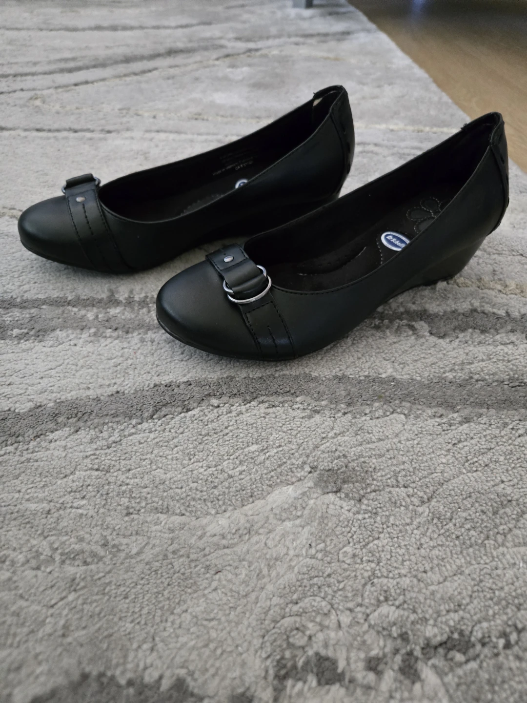 NEW. Dr. Scholl's Black Wedge Flats