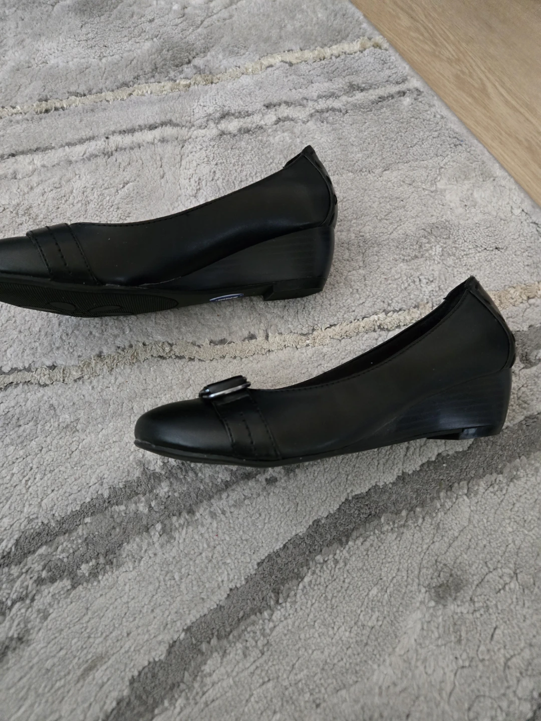 NEW. Dr. Scholl's Black Wedge Flats - photo 3