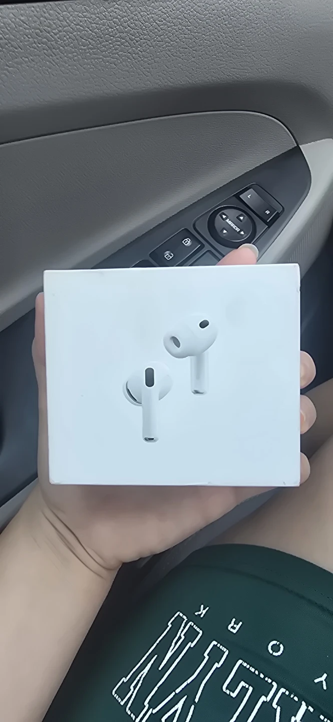 Apple AirPods Pro (3rd Gen) - photo 2
