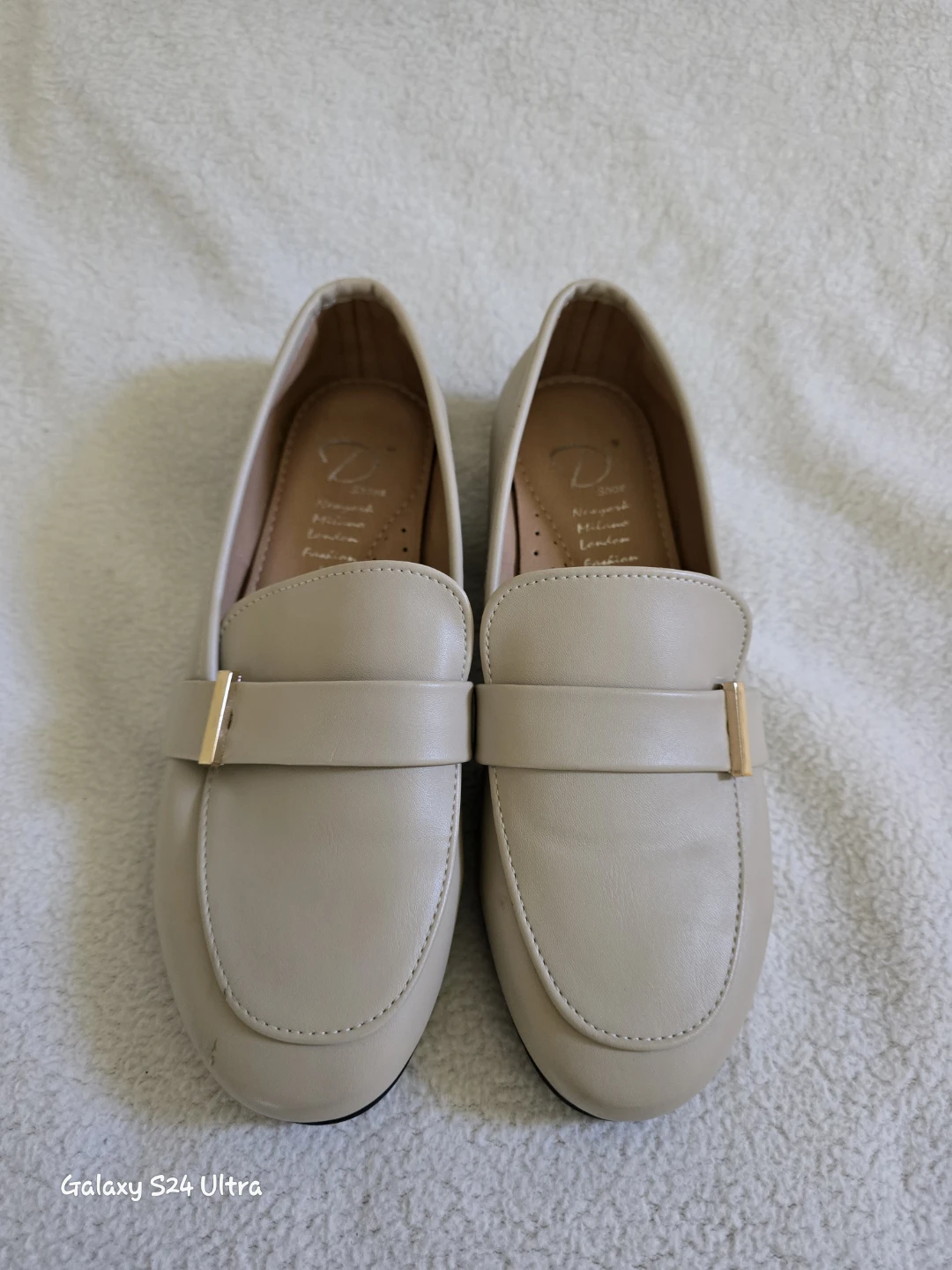DUPLÉ beige loafers with gold buckle