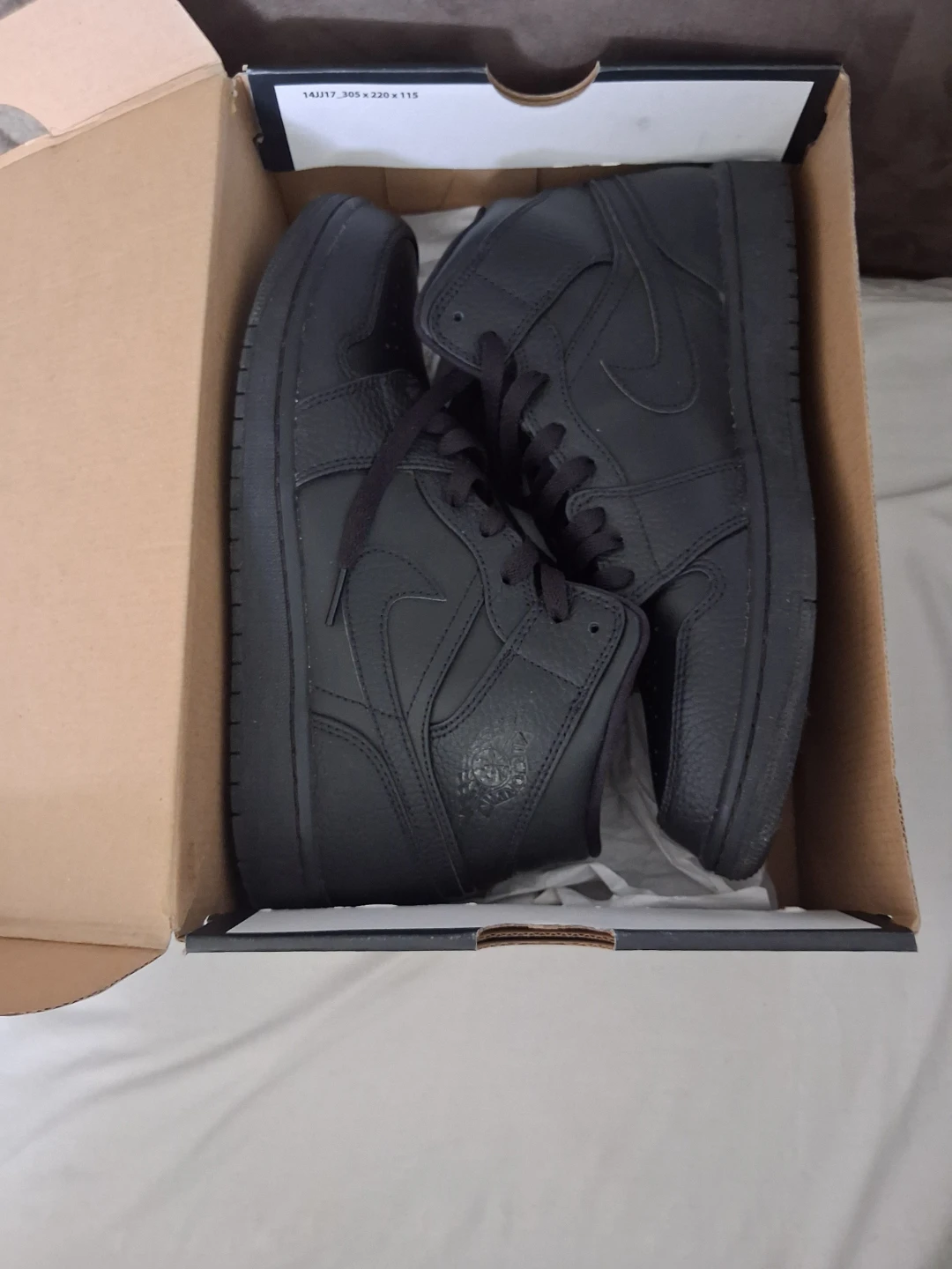 Air Jordan 1 Mid SE Black Shoes selling to the best offer - photo 4