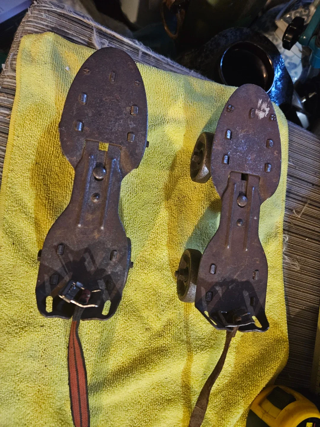 Vintage Metal Roller Skates - photo 2