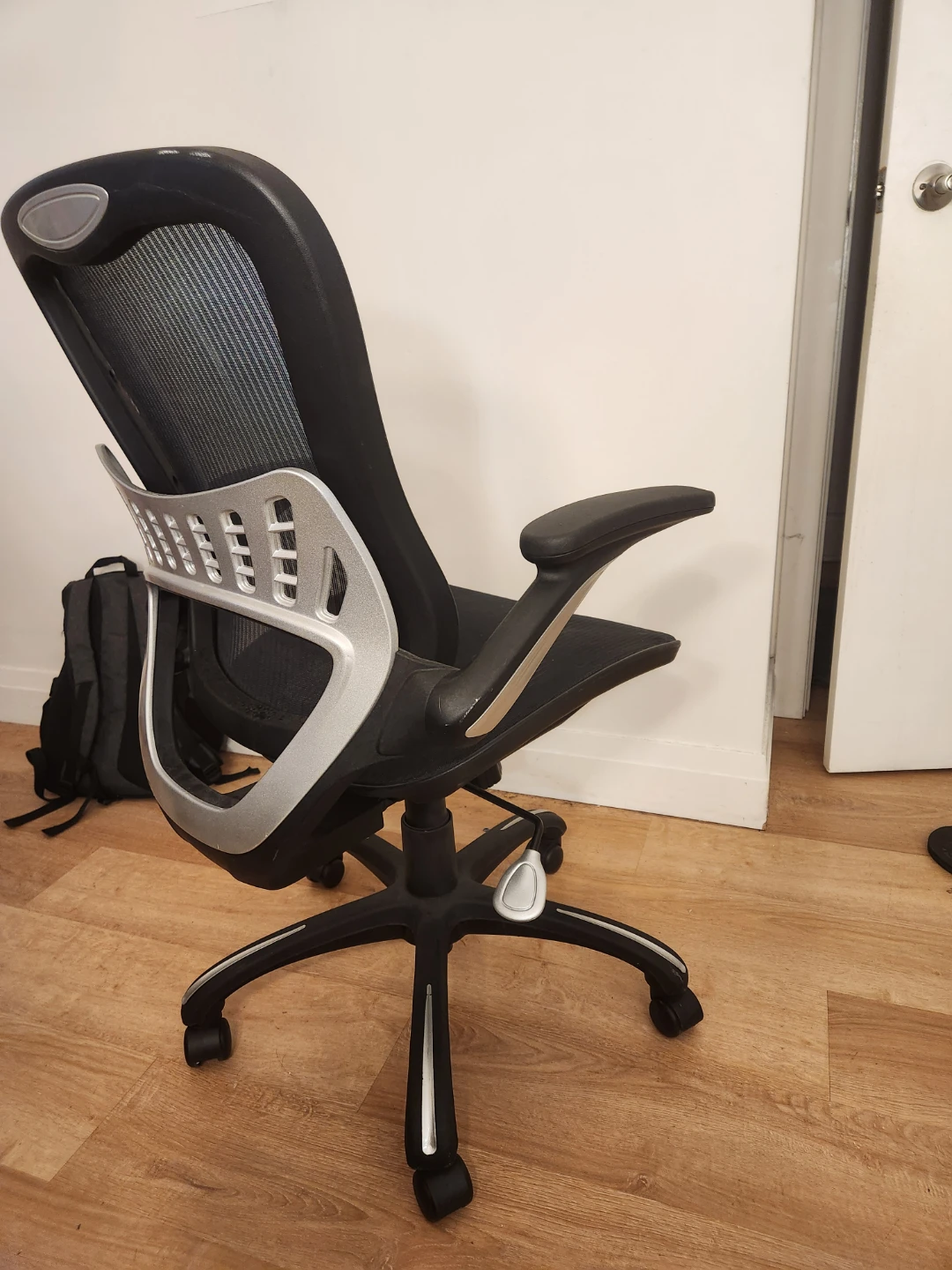 Ergonomic Mesh Office Chair - photo 2