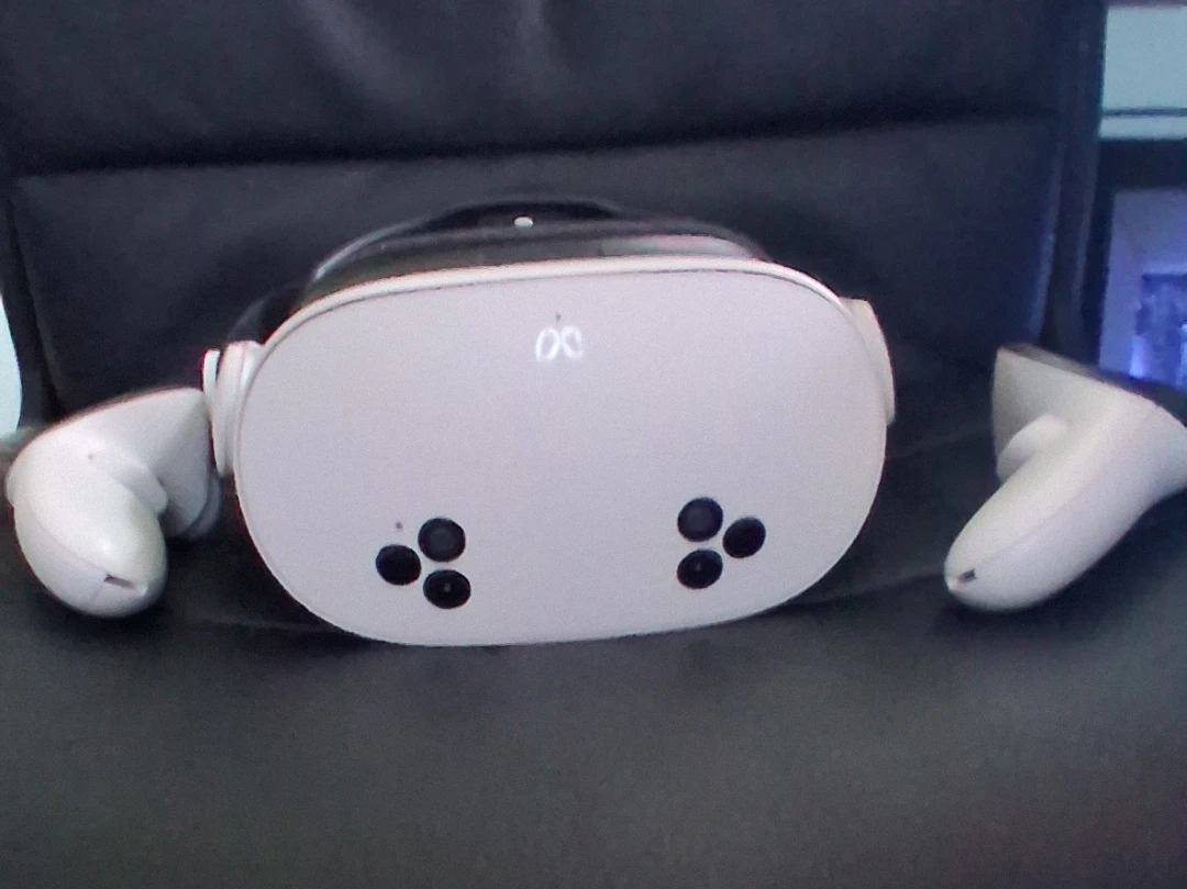 Meta Quest 3s  VR Headset with Controllers