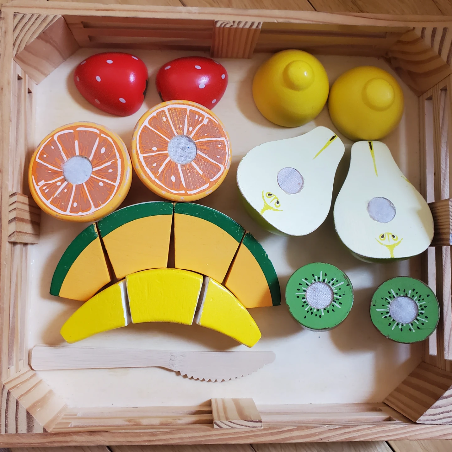 Melissa and Doug Wooden Play Fruit Slicing Set