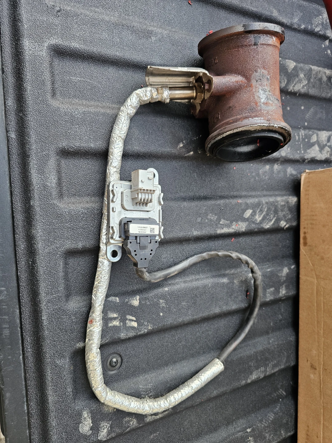 Cummins inlet nox sensor - photo 2