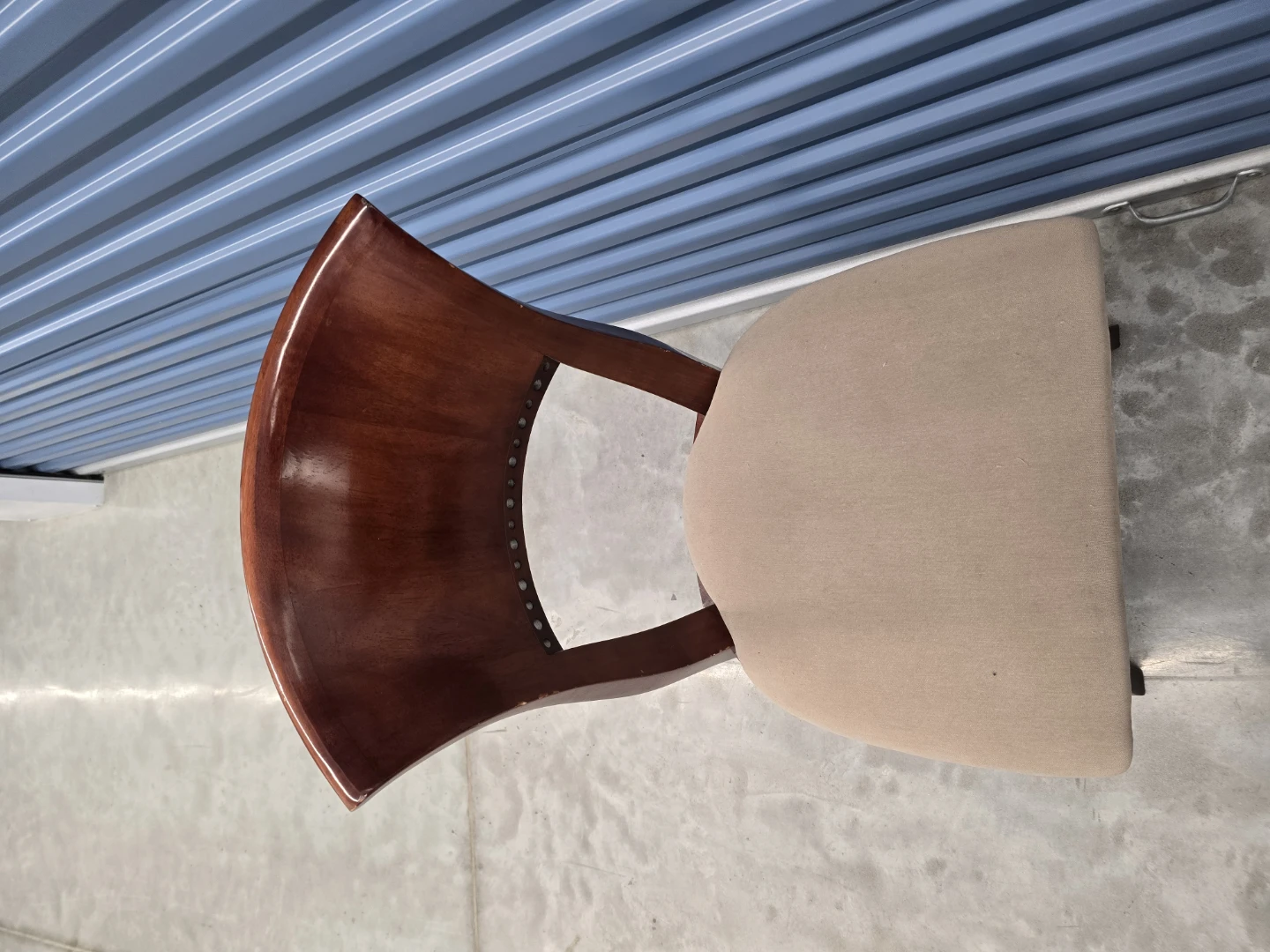 8 Solid wood dining room chairs with large fabric seats - photo 4