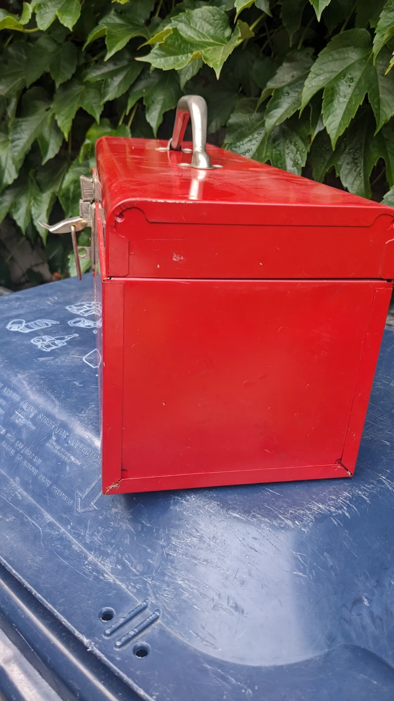 Red Beach Industries Metal Toolbox - photo 4