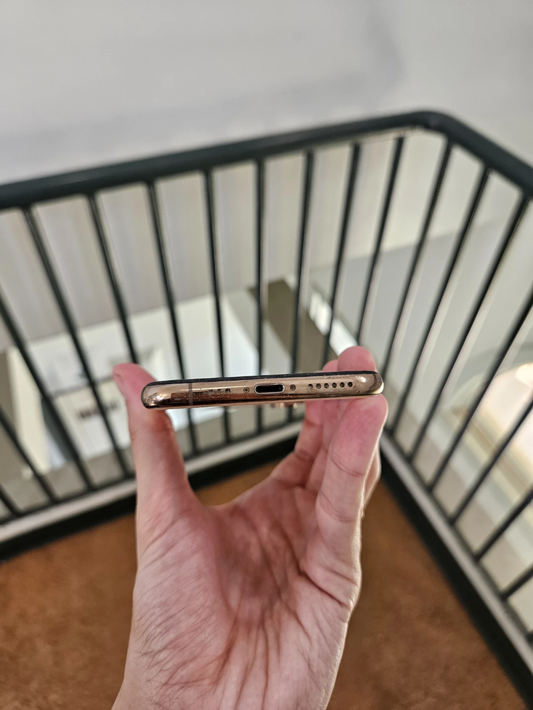 Apple iPhone X - Gold 64gb - photo 4