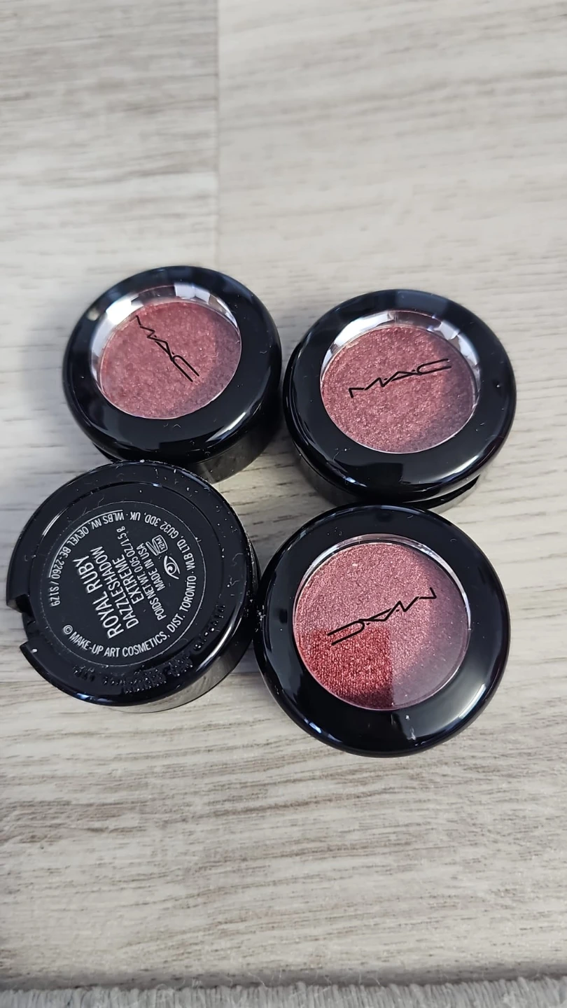 MAC Royal Ruby Dazzleshadow Extreme Eyeshadow