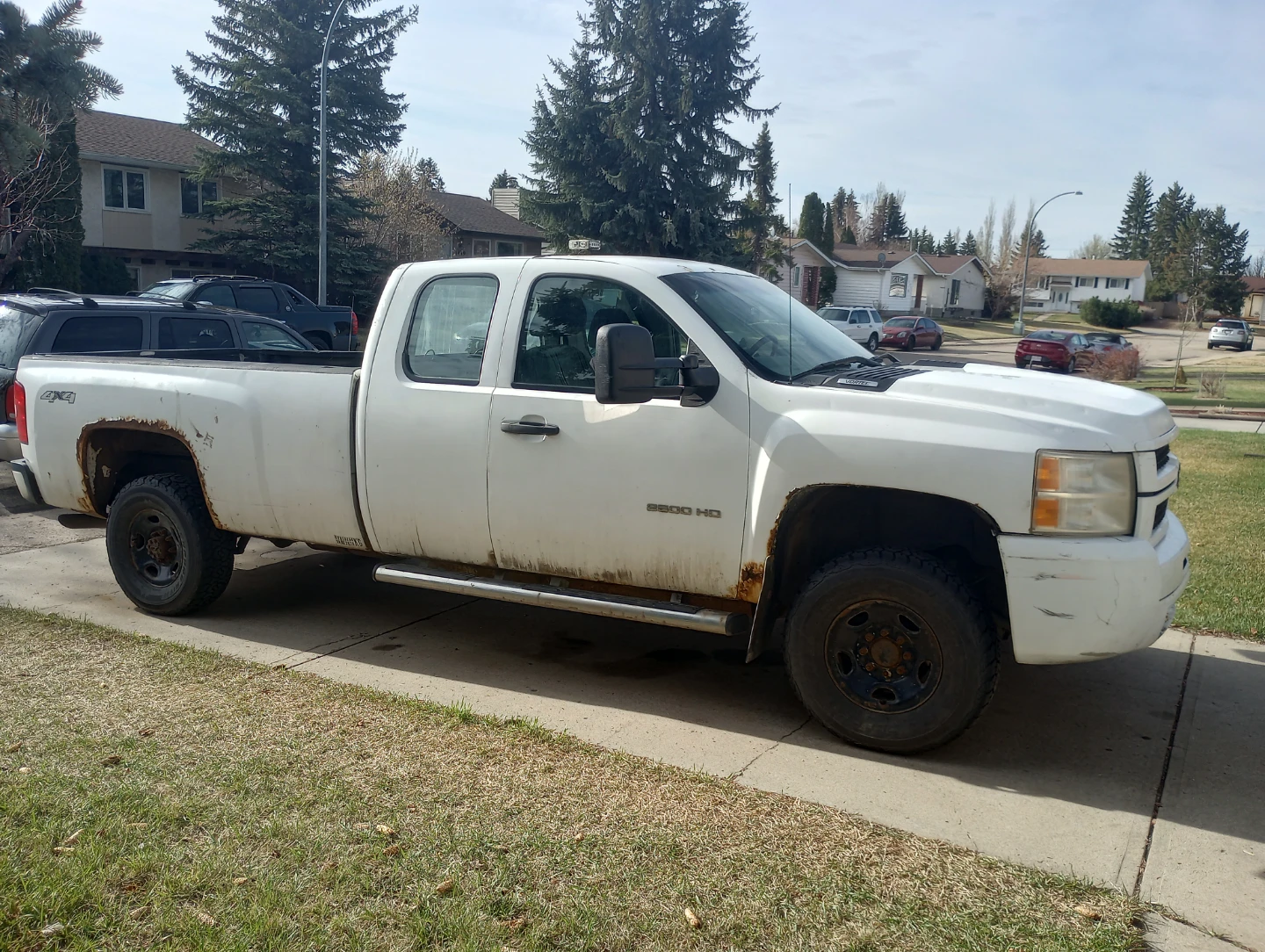 White Chevrolet Silverado 2500 HD Pickup Truck - photo 3