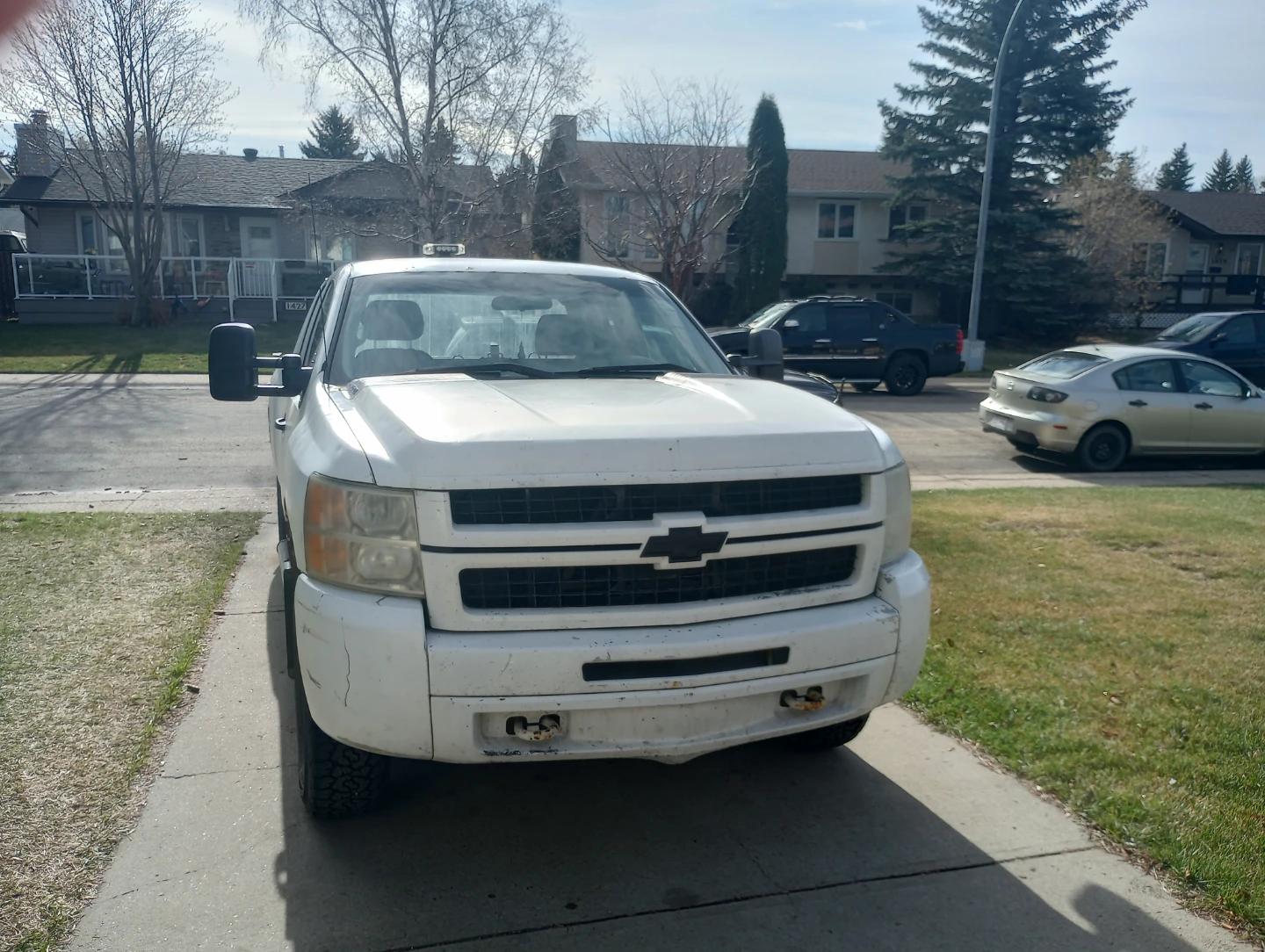 White Chevrolet Silverado 2500 HD Pickup Truck - photo 4