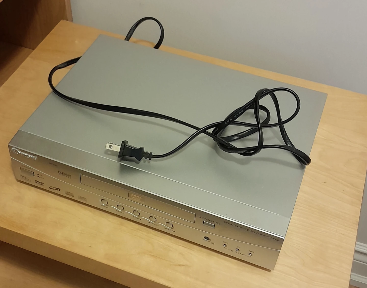 Free -Silver DVD/CD/MP3/CD-RW Player