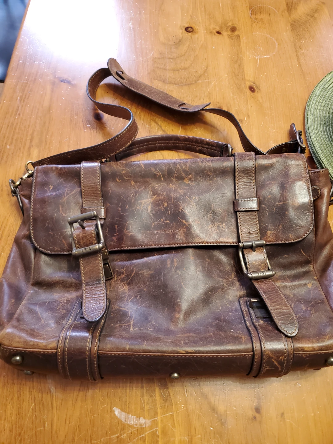FRYE 17" Messenger Bag