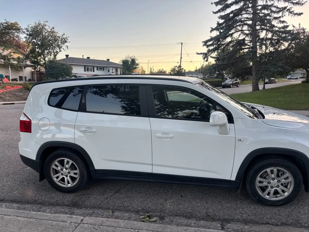 White Chevrolet Orlando SUV for sale - photo 2