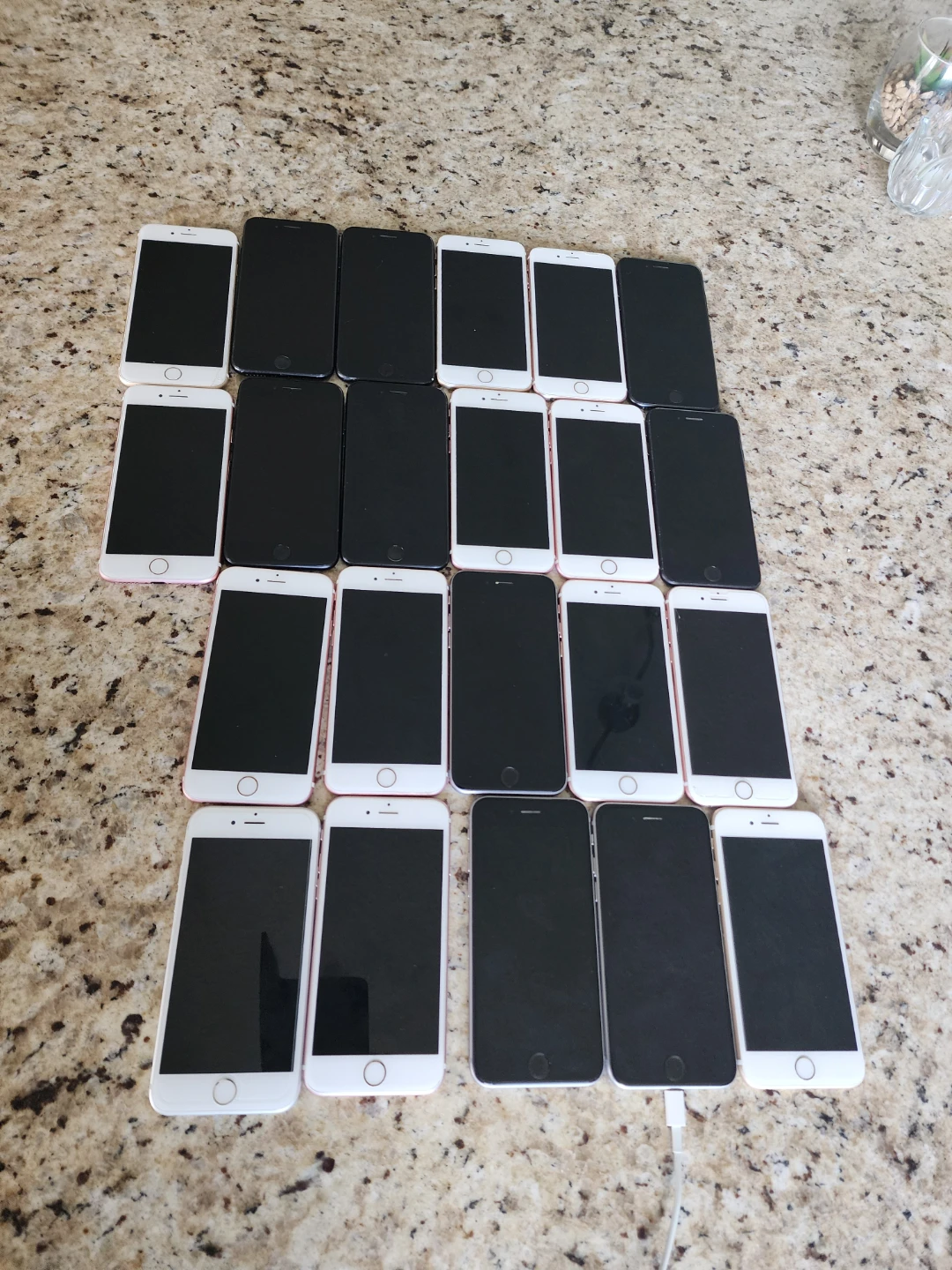 Bulk Lot of Apple iPhones 7 and 6s all unlocked