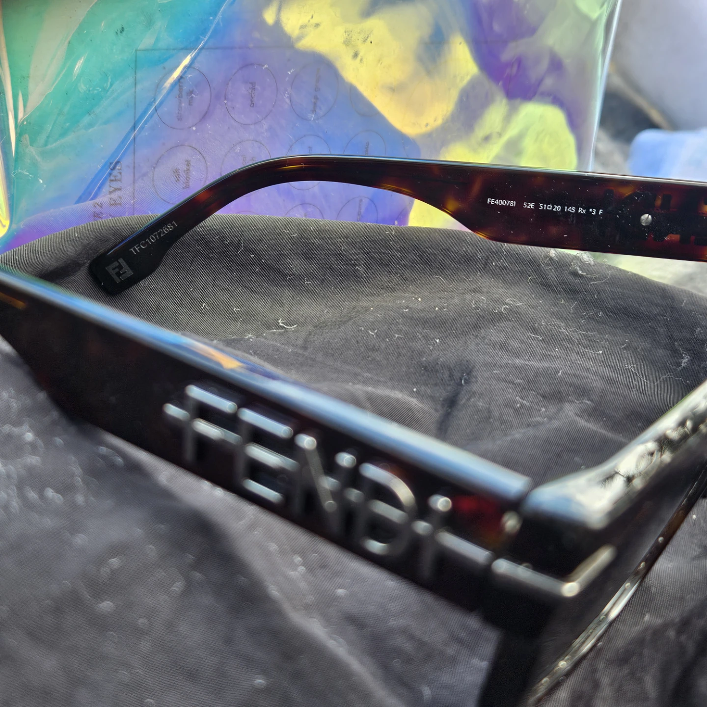 Fendi Sunglasses FE40079