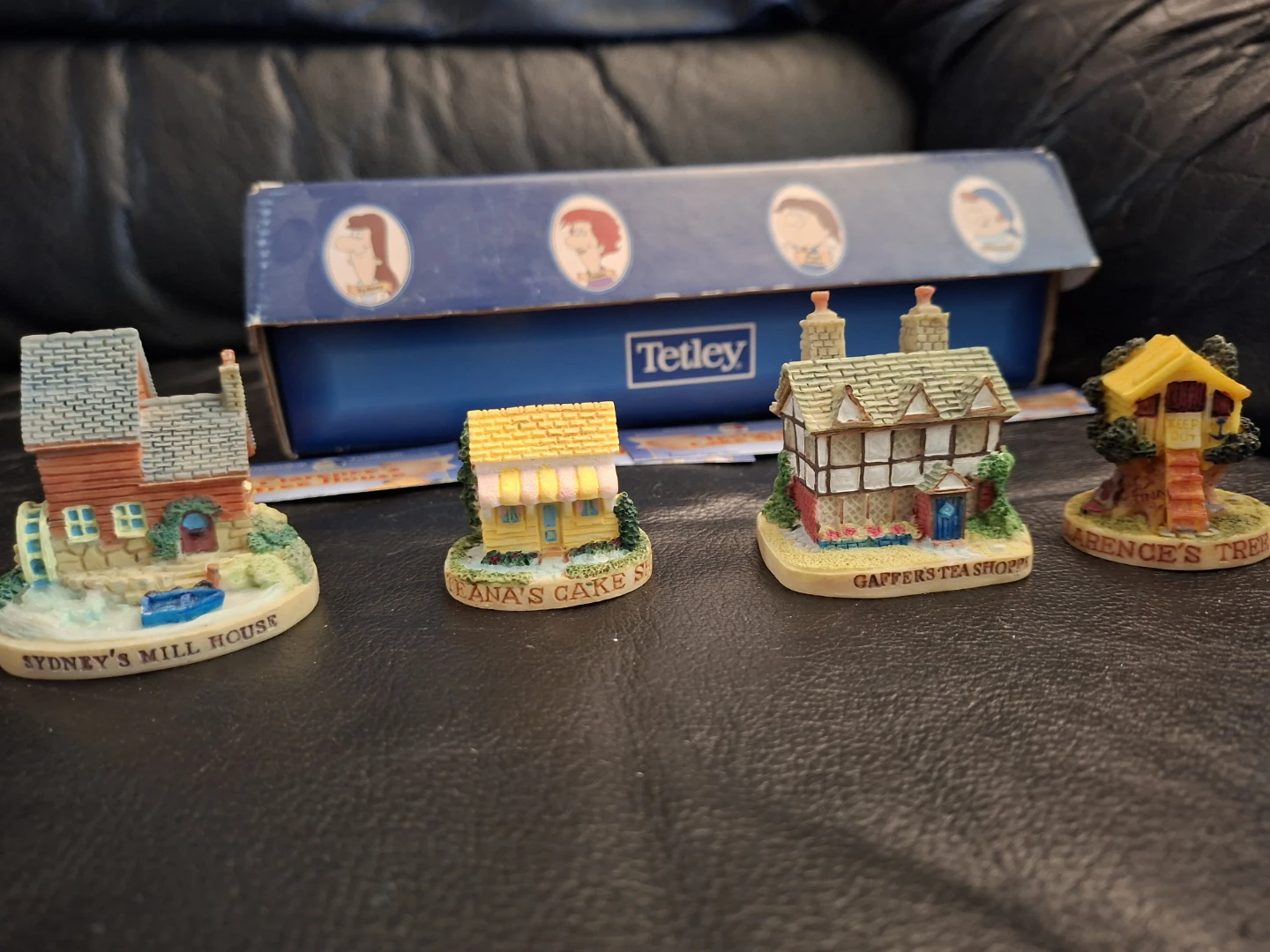 Tetley Tea Folk Houses Miniature Set - photo 2