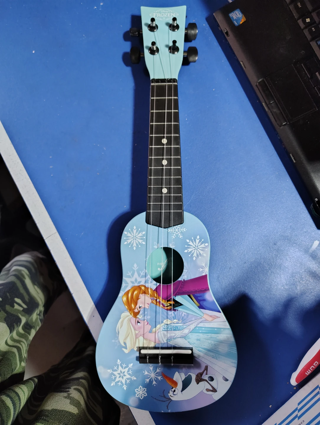 Frozen Ukulele