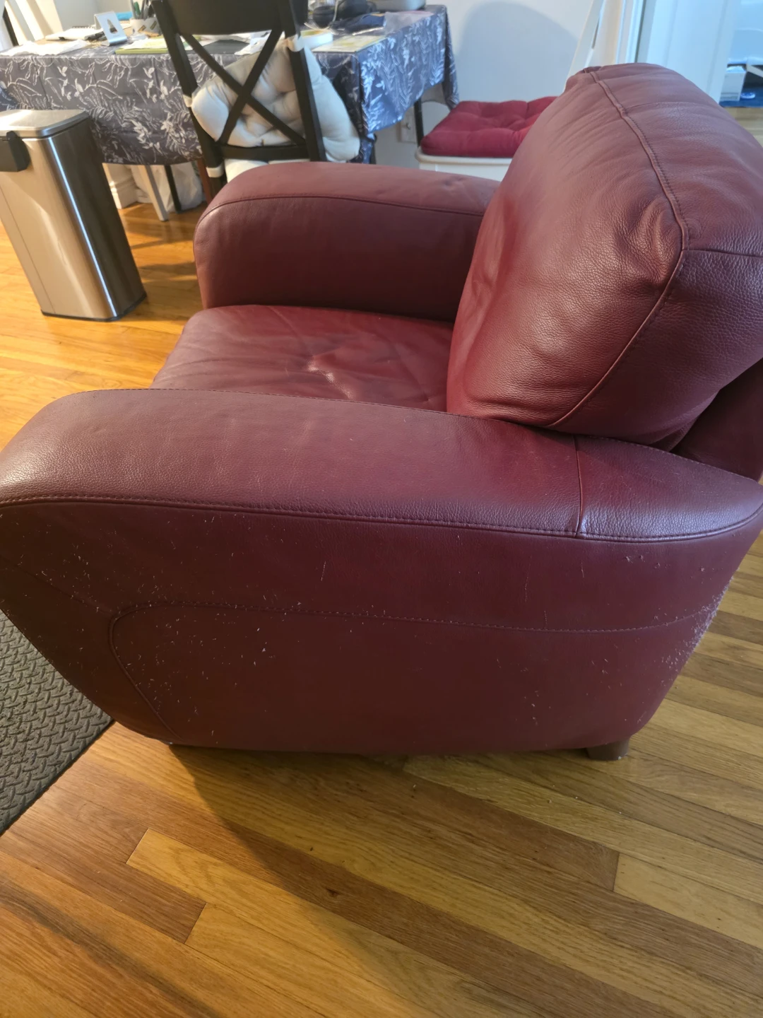 Red Leather Armchair - photo 2