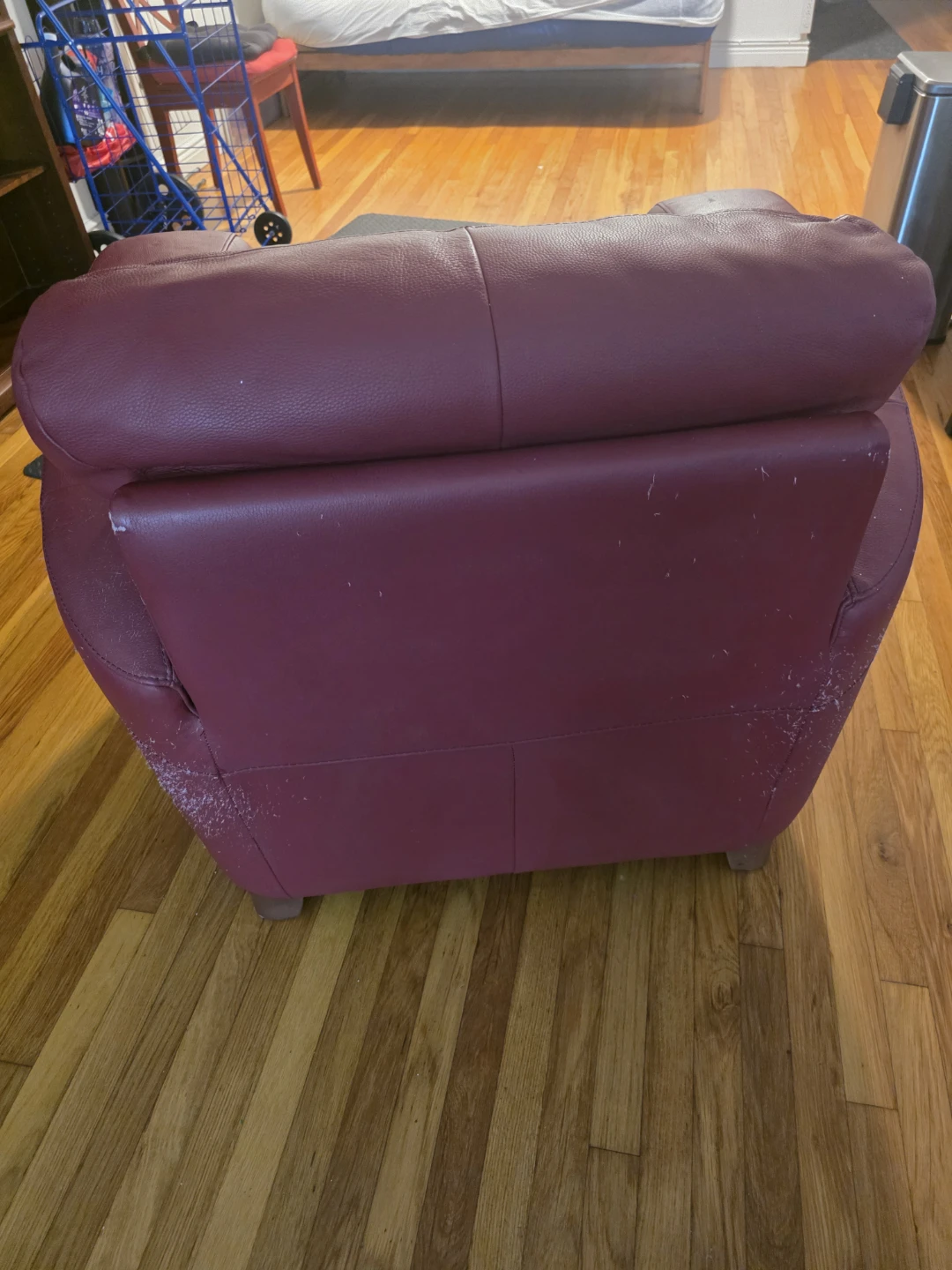 Red Leather Armchair - photo 3