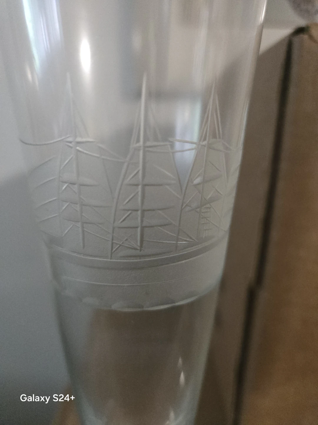 Set of 2 Etched Glass Flutes with Ships - photo 3