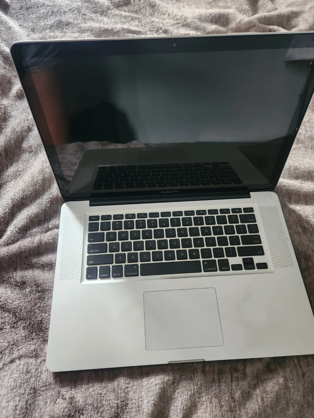 Apple MacBook(recommended for parts) - photo 3